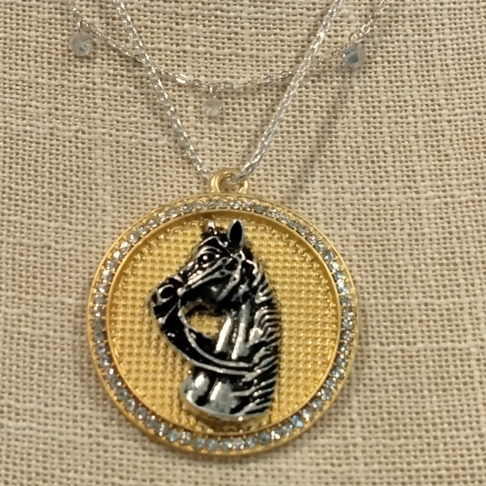 Elegant Equestrian 🐎 horse gold jewelled pendant. Custom New